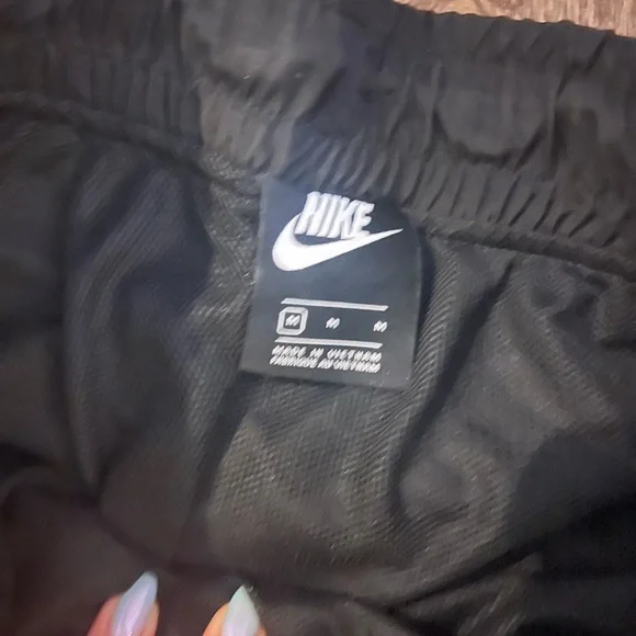 Nike joggers - Picture 2 of 2